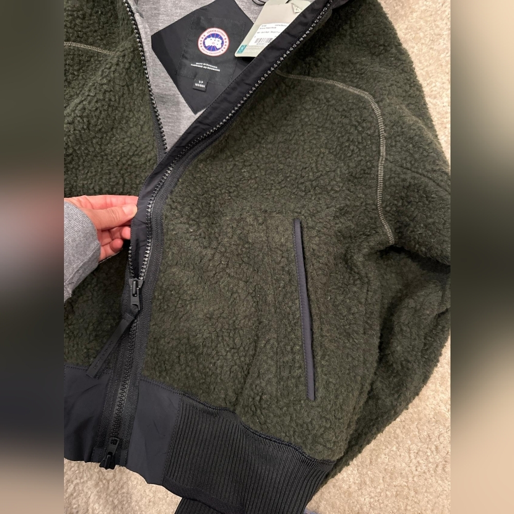 NWT Canada Goose Simcoe Oversized Hoodie Pile Fleece Dark Sage Size Small - Picture 9 of 12